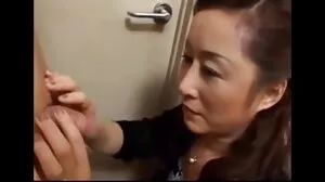 پا ماں جی ماں Richelle میں مدد ملتی ہے سوتیلے بیٹے کی حوصلہ افزائی