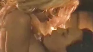 Realit بادشاہوں کا بادشاہ: آخر Ginebra Bellucci کی گدی پر گلابوں کا ایک بستر پر PornHD
