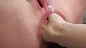 سنہرے بالوں والی اسپنر چلو مندر میں مدد کی ضرورت ہے!
