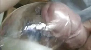 پردے کسبی ڈک چل رہی ہے اور دھواں